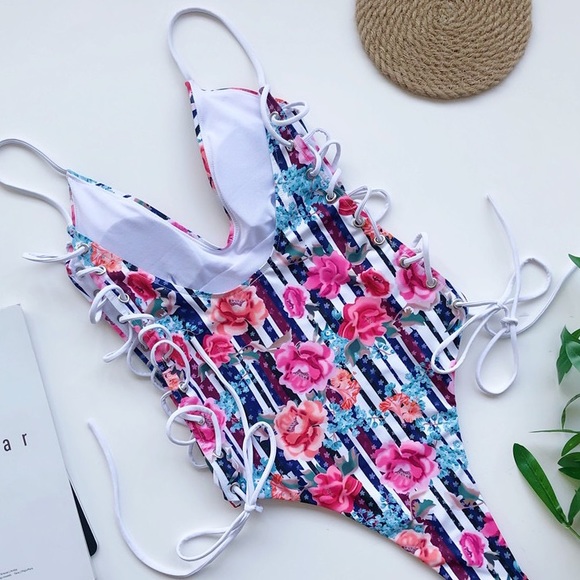 B2G1♦️🆕 Floral Lace Tied One Piece Swimwear - Picture 6 of 8